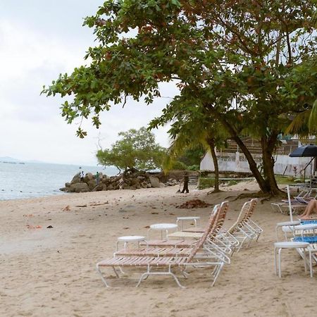 Rainbow Paradise Beachfront Penang タンジュンブンガ エクステリア 写真