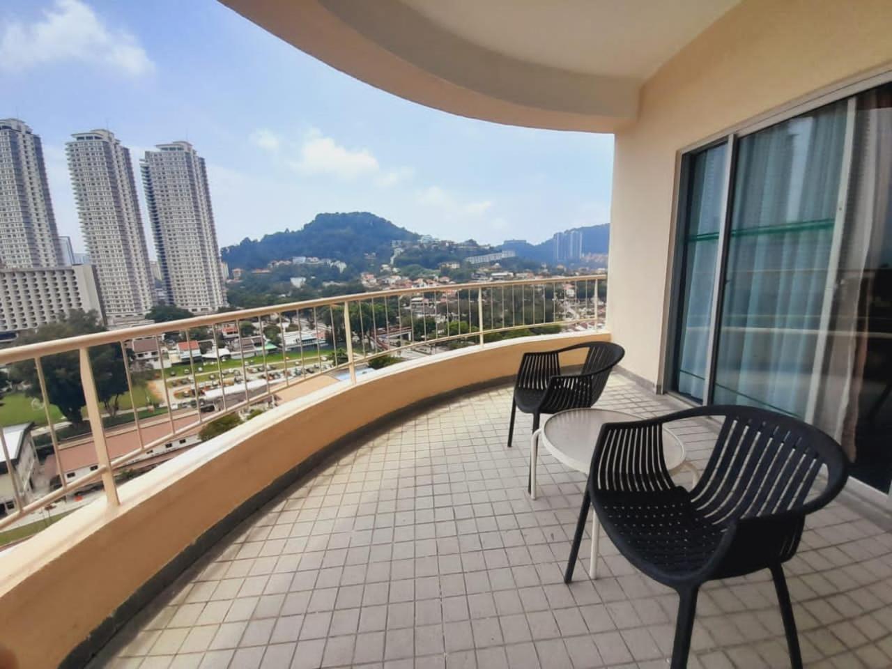 Rainbow Paradise Beachfront Penang タンジュンブンガ エクステリア 写真