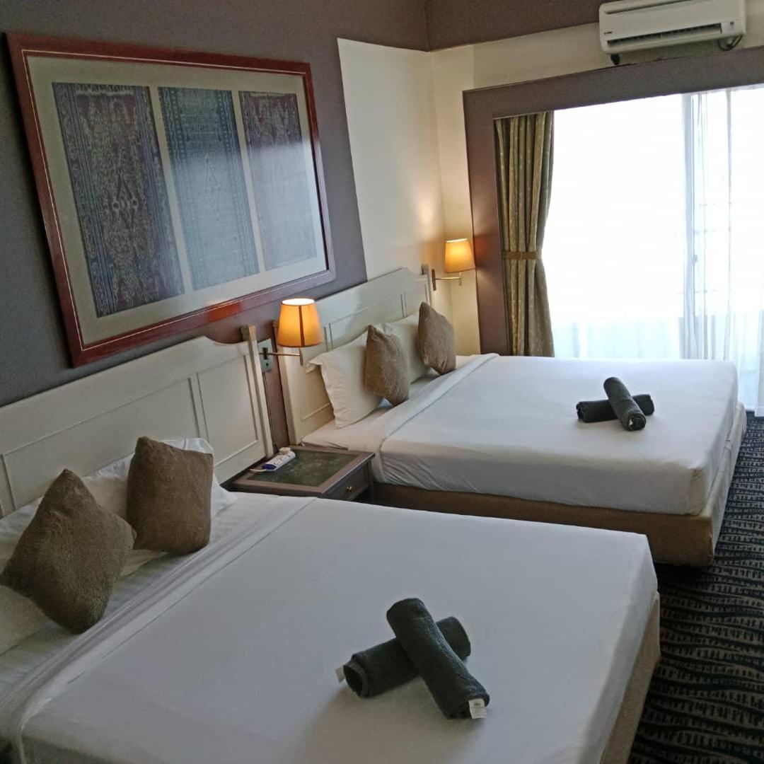 Rainbow Paradise Beachfront Penang タンジュンブンガ エクステリア 写真