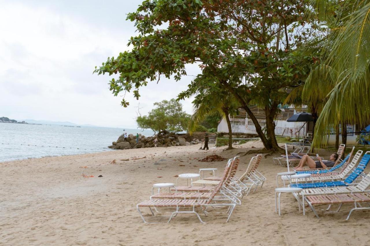 Rainbow Paradise Beachfront Penang タンジュンブンガ エクステリア 写真